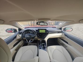 Se prodava Toyota Camry